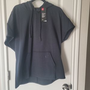 NWT! Under Armour short sleeve hoodie-M